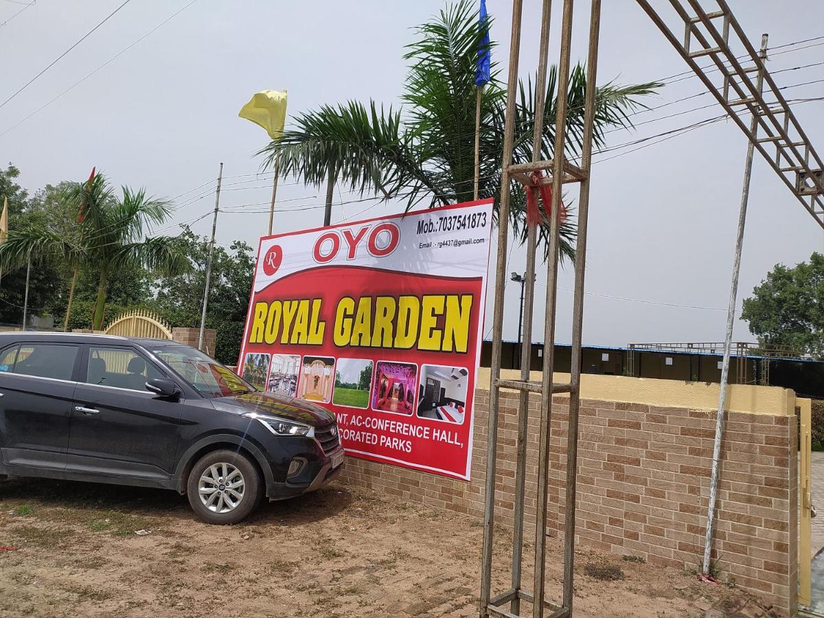Oyo 82476 Royal Garden Ghaziabad Ngoại thất bức ảnh