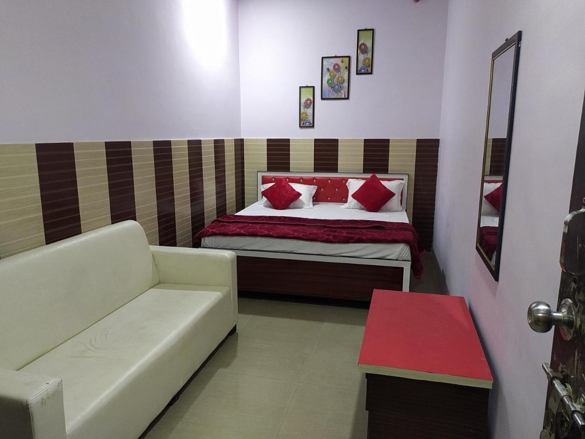 Oyo 82476 Royal Garden Ghaziabad Ngoại thất bức ảnh