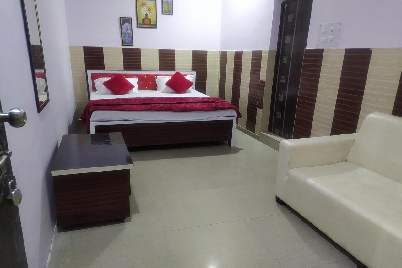Oyo 82476 Royal Garden Ghaziabad Ngoại thất bức ảnh